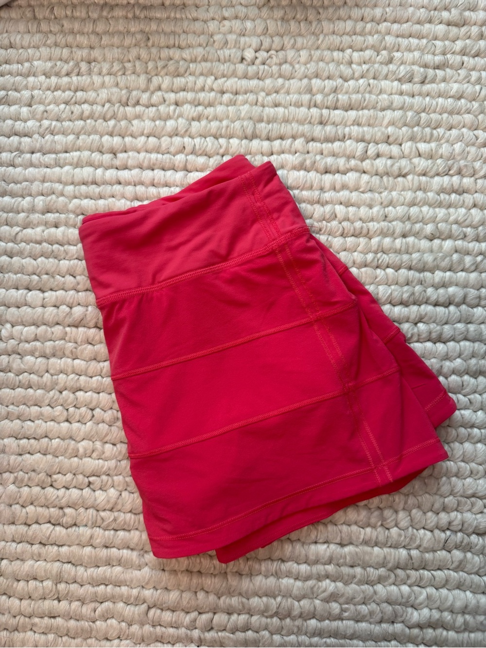 lululemon Pace Rival Mid-Rise Skirt
Short | Size 6 | Built-In Shorts
